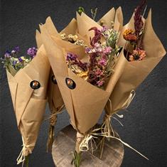 Dried natural flowers 